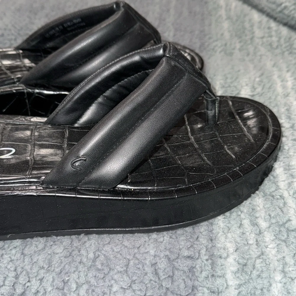 Womens Circus by Sam Edelman black sandals, flip flops, sz 9